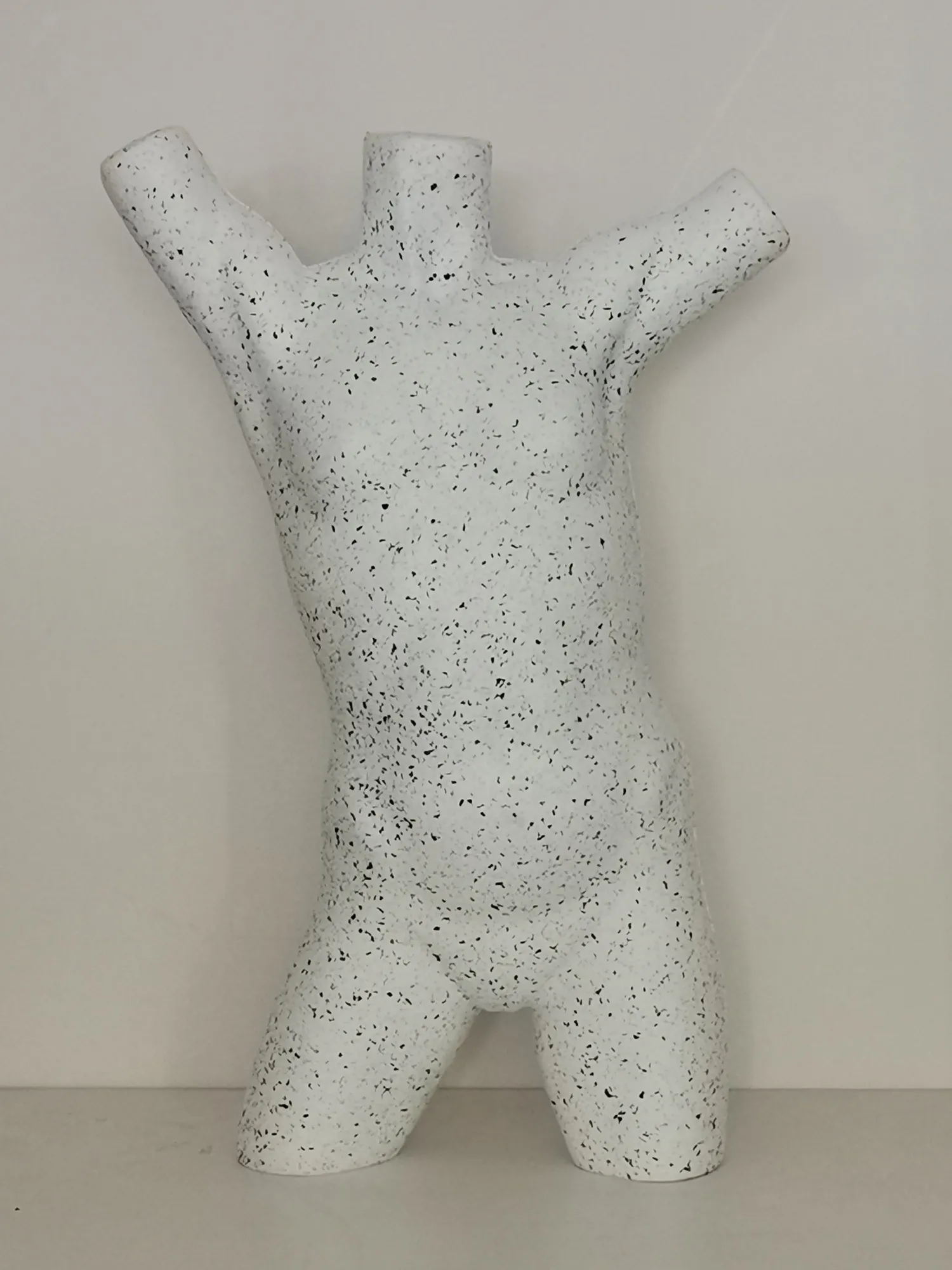 Torso corcho niña baño con brazos y con espalda. Granito blanco - Imagen 2