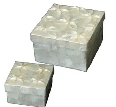 Set 2 cajas nácar blanco flor(13x13x8cm)
