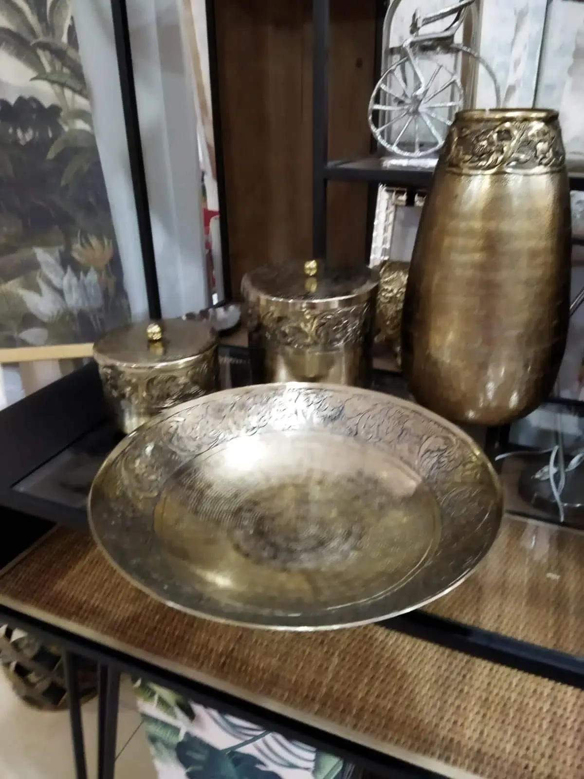 Centro aluminio oro grabado flor(34d cm) - Imagen 3