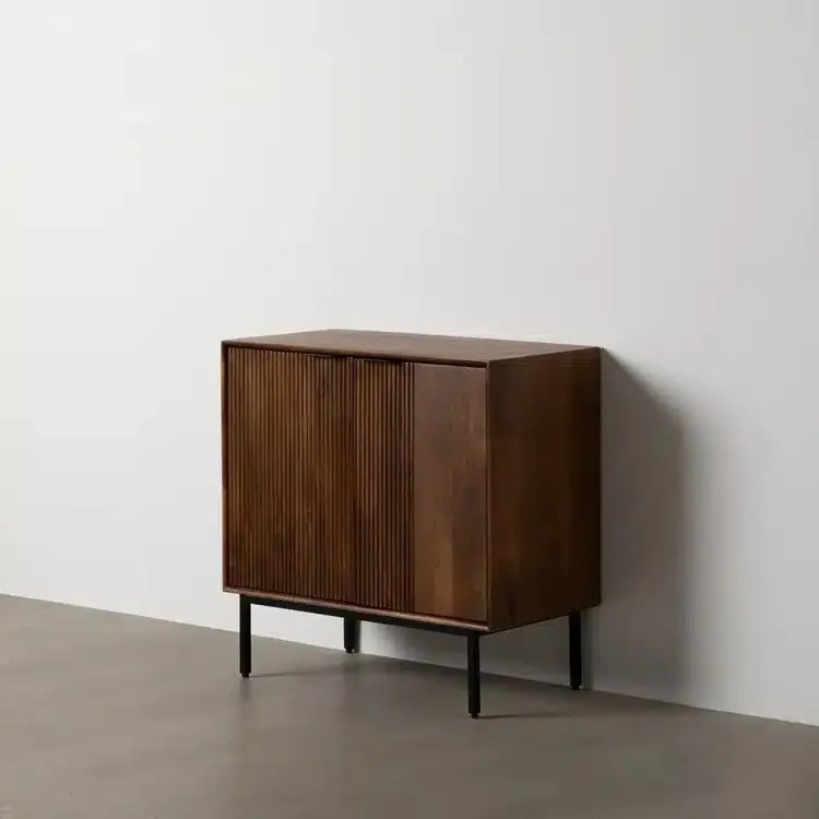 Aparador Madera de Mango Puertas Acanaladas Ouse, Contemporáneo (80x40x80 cm)