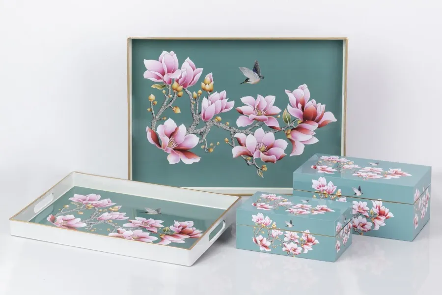 Caja Lacada Azul Turquesa con Flores Rosas (20x12x8 cm) - Imagen 2