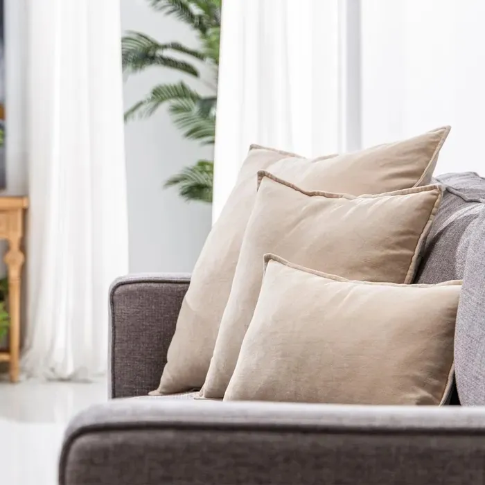 Cojín Terciopelo Beige Clásico (60x60cm) - Imagen 2