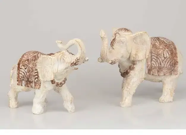 Figura Resina Elefante Beige y Dorado con Grabados (36x15x25cm) - Imagen 2